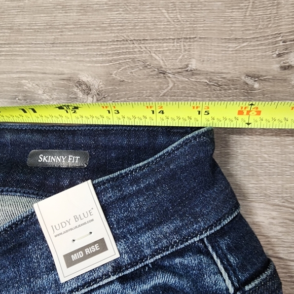 NWT JUDY BLUE Distressed Mid Rise Dark Wash Denim Skinny Fit Jean 14 W - Picture 7 of 15